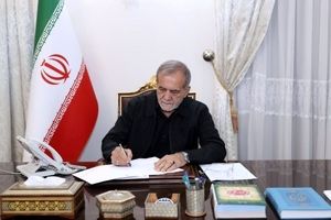 بزشکیان یهنىء الرئیس اللبنانی الجدید

