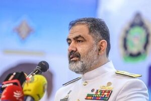 الأدمیرال إیرانی: القدرات الدفاعیة الإیرانیة أحبطت أهداف المعتدین فی حرب رمضان
