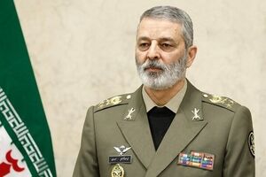 قائد الجیش الایرانی: لا نبحث عن الحرب لکننا سندافع عن إیران بقوة

