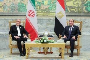 الرئیس الایرانی یلتقی نظیره المصری فی القاهرة

