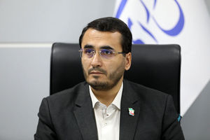 متفکر آزاد: مضیق هرمز لن یخرج من السیطرة الإیرانیة