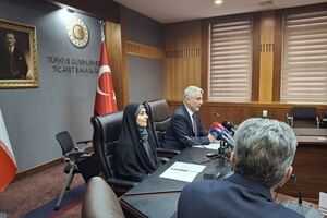 وزیر التجارة الترکی یؤکد على تطویر العلاقات التجاریة بین طهران وأنقرة

