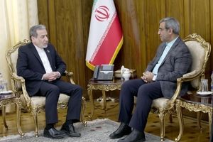 عراقجی یدعو لزیادة التبادل التجاری بین خراسان الرضویة ودول "اکو"

