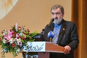 محسن رضائی : على الدول العربیة أن تقدر مقاتلی غزة

